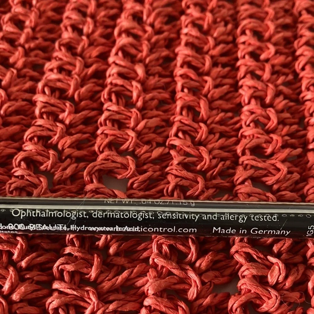 BeautiControl Eye Defining Pencil Carmel 12680. New still Sealed.